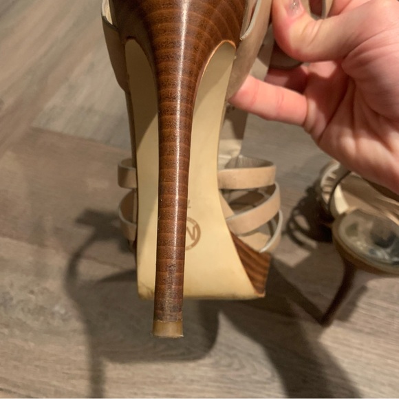 Michael Kors Neutral Leather Elegant Tan Strappy Heels Size 7.5 Platform - Picture 7 of 9